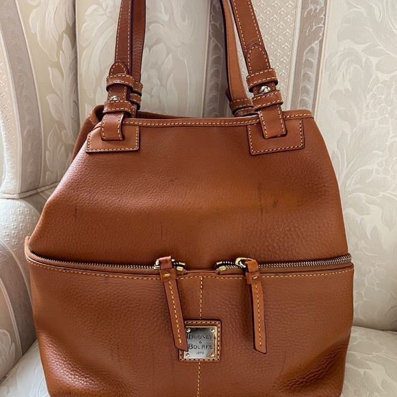 Dooney & Bourke - Convertible Shopper - Picture 4 of 6